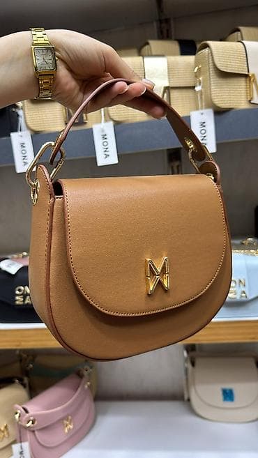 idealan poklon za decka: Ženska torba „MONA“ – polukružni crossbody/shoulder model - Dizajn — 4