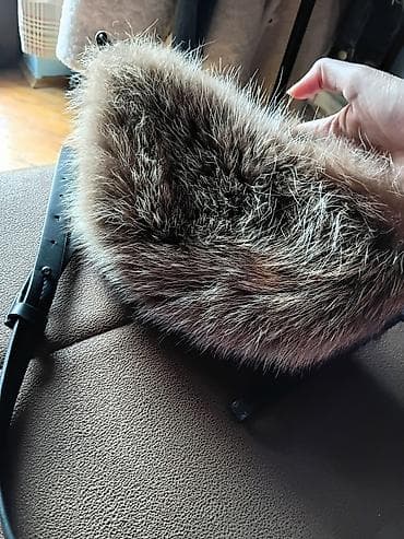 samsonite muska torbica: Plišana torbica sa krznom – polumesec/banana model - Materijal — 7