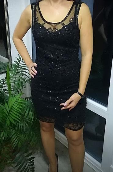 Elegantna crna mini haljina bez rukava odlicna za maturu - Kroj: uska na lalafo.rs Elegantna crna mini haljina bez rukava odlicna za maturu - Kroj: uska