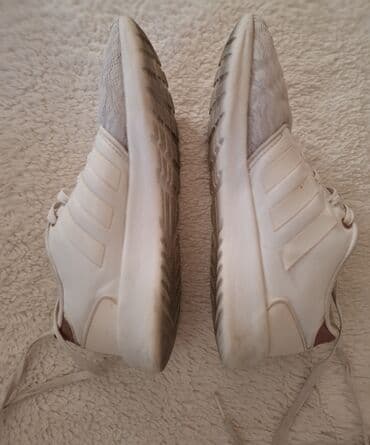deda mraz na merdevinama cena: Adidas, Veličina - 36 — 10