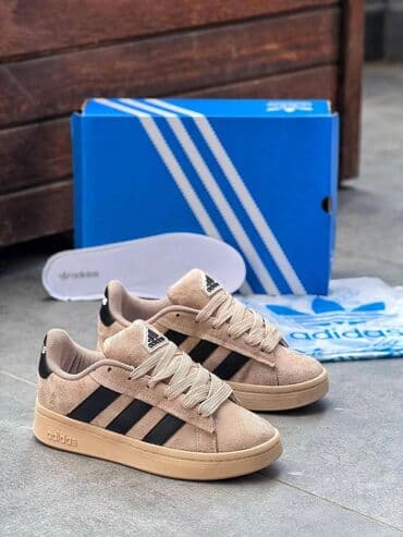 Donji delovi trenerke: Patike, Adidas, veličina - 36 — 2