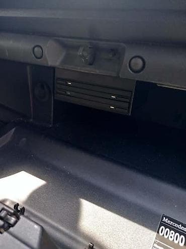 sa staklom: CD ŠARŽER ZA MERCEDES BENZ A 150, A 160, A 170 . OD 2004. DO 2012 — 4