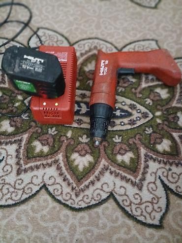 uglovka za beton: Hilti akumulatorska bušilica/odvijač set - Model bušilice: Hilti SB — 4