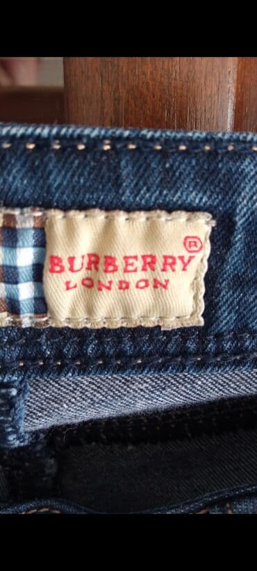 Women's Clothing: Burberry London ženske farmerke – tamno plavi denim - Kroj: uske — 3