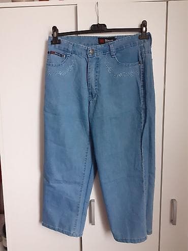 Ženske denim pantalone 3/4 dužine (capri/kajš model). Svetloplava na lalafo.rs Ženske denim pantalone 3/4 dužine (capri/kajš model). Svetloplava