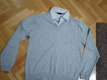 XL duzina 68 cm,sirina 60 cm,duzina rukava70 cm,kao novo bez