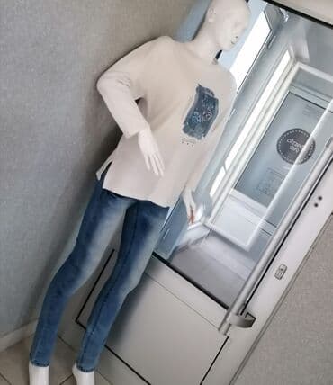push up pantalone: Farmerice Vel 26
Kao nove
Uvoz Turska — 3