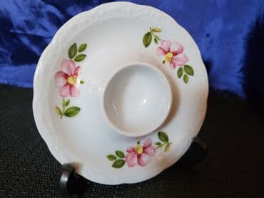 porcelanske solje za caj: Porcelansko novo,vintaz postolje za jaje cuvarkucu. Postolje,sve na — 2