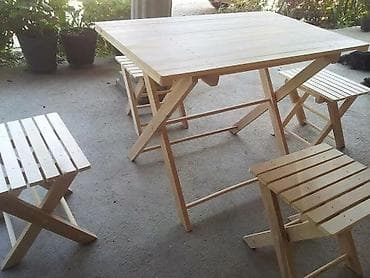 Drveni baštenski set: sto i 4 stolice bez naslona. - Materijal puno