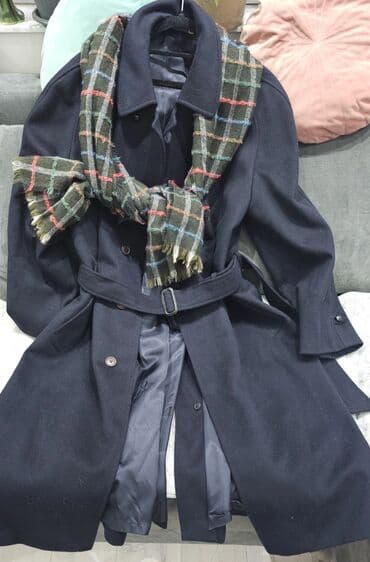 Vests: Muški dugi kaput od vune, tamnoplave boje, sa klasičnim kragnom i — 8