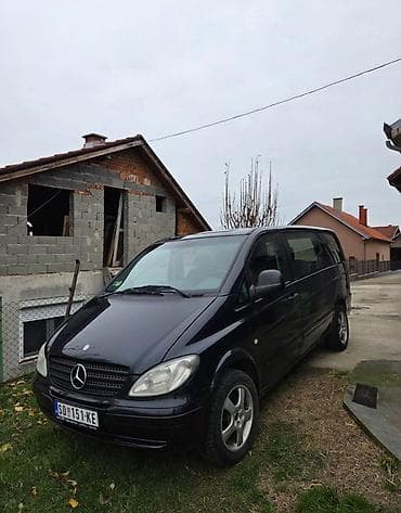 Mercedes-Benz Vito 111 CDI – crni putničko-teretni kombi - Motor: 2.2