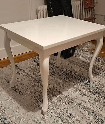 stolice male: Set za trpezariju – beli sto sa 4 stolice Manji 260€, stolica komad — 2