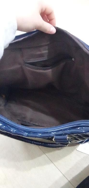 nike force 1: Elegantna ručna torba, lak koža u tamnoplavoj boji sa prošivenim — 2