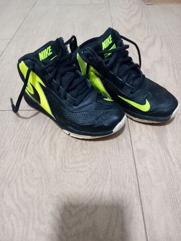 Dečija obuća: Original nike 30 br očuvane nigde pocepane — 1
