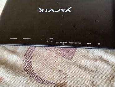moj prvi tablet: Yarvik Android tablet - Ekran: približno 10 inča (širok okvir, prikaz — 4