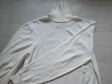 Kućna odeća: Bela rolka veličine M Dužina ramena 48 cm Dužina pazuha 51 cm Dužina — 3