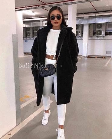 passage jakne: Ženski teddy kaput – duži, topli i mekan
4000 din 
Sm l — 5