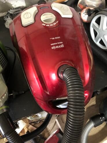 fisher usisivaci: Usisivač LG Turbo Z snage 1500W. Kompaktan, crveno-crni dizajn sa — 3