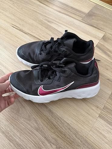 nike bele kozne patike: Nike patike za trčanje/trening - Boja: crna osnova sa — 1