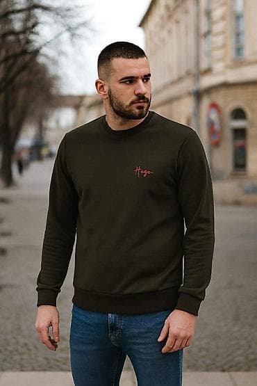 Muški duksevi sa okruglim izrezom – minimalistički dizajn - Model