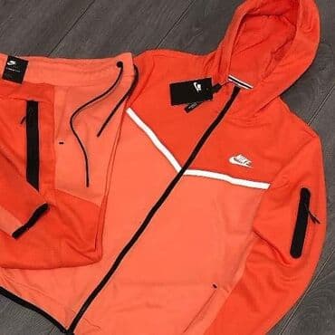 exit trenerke: TOP PONUDA Veličina S M L XL XXL Cena 5300 dinara Moguca zamena — 21