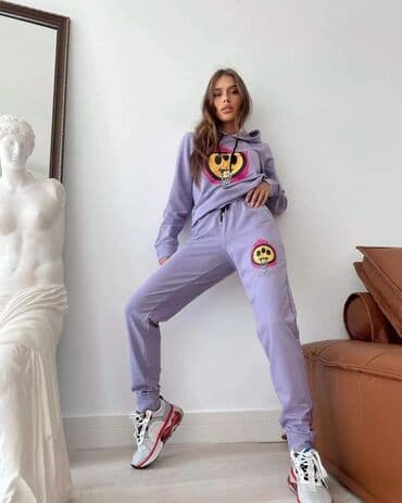 balenciaga trenerke: S m l xl 2500 — 2