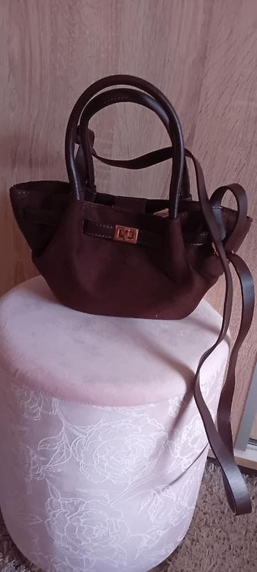 kutija za burme: Nove zenske torbe po ceni od 1500 dinara. Uz kupljenu jednu torbu,za — 5