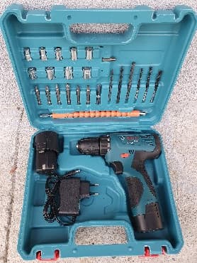 masine i alati kupujemprodajem: Aku Srafilica 12v + set alata Aku srafilica 12v + set alata, dve — 1