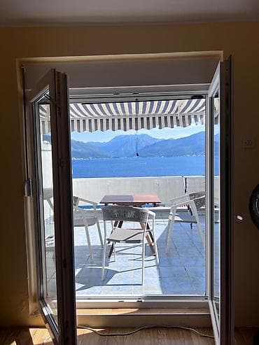 Kompletno renoviran apartman sa pogledom na Boku – Krašići (52m²) Na