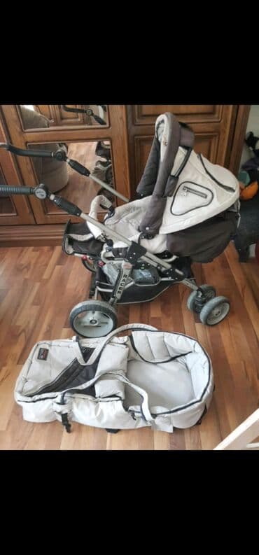 hm kompleti za devojcice: Kolica ocuvana hitno.2000 — 1