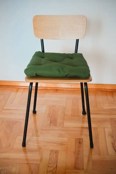 Sets of table and chairs: Cena seta: 9.995 RSD (moguća kupovina i odvojeno) Topao, skandinavski — 5