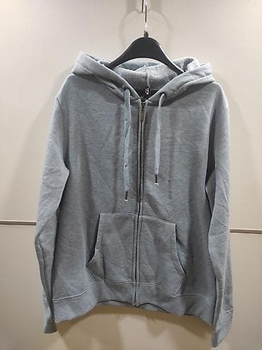 Svetlo plav duks Takko Fashion. Veličina L/XL. Iz uvoza skroz kao nov na lalafo.rs Svetlo plav duks Takko Fashion. Veličina L/XL. Iz uvoza skroz kao nov