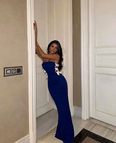 Elegantna duga večernja haljina u kraljevsko plavoj boji. Uska, sirena na lalafo.rs Elegantna duga večernja haljina u kraljevsko plavoj boji. Uska, sirena