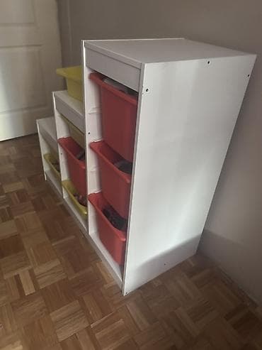 sto i 4 stolice: Modularna polica sa plastičnim kutijama za odlaganje iz Ikee - Sistem — 3