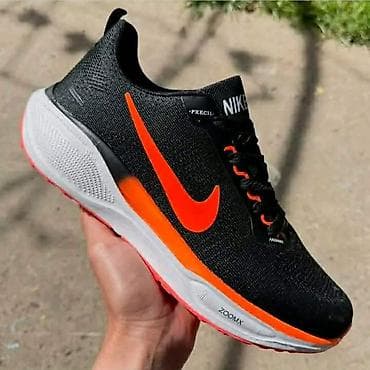 Patike: AKCIJA muške patike lagane od 41 do 46 za samo 3400 din
PK🌛 — 1