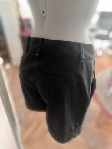 bermude 4100: ZARA ŠORTS Elegantni crni šorts iz Zarine Basic kolekcije. Veličina S — 2
