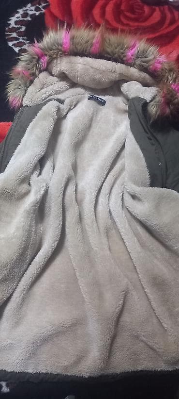 Kape i aksesoari: Ženska zimska parka – Metrofive, veličina M nosena par puta skoro ko — 3