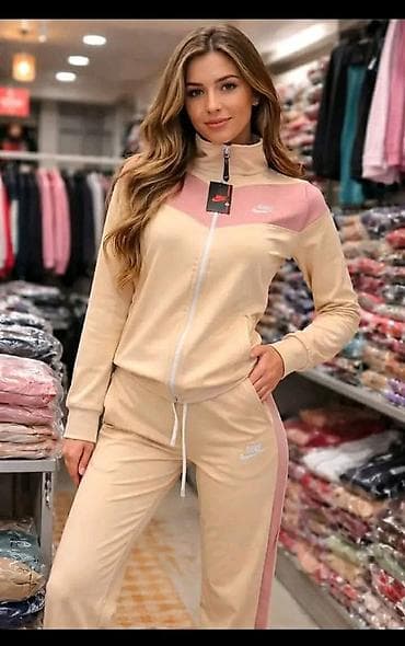 sandale do kolena: Ženske trenerke S,M,L,XL,XXL,3XL veličine za samo 4000 din
PK🌛 — 1