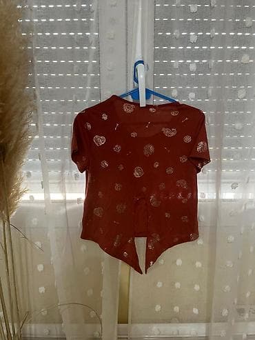 set za manikir i pedikir: Krop top majica,bez ostecenja, XS velicina, moze i za manji S! — 2
