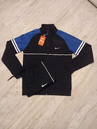 Muški komplet trenerki – dva modela 1) Nike komplet: - Gornji deo na