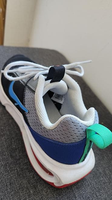 air max bele patike: Nike patike – muški/uniseks model sa Air jastučićem u peti u velicini — 4