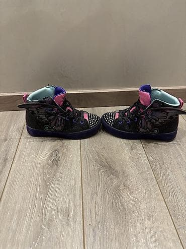 patike 97: Skechers patike beoj 28,svetle i kada se predje stapicem preko krila — 5