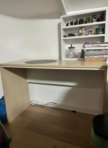 Sectional sofas: Radni sto – jednostavan, funkcionalan dizajn - Materijal — 1