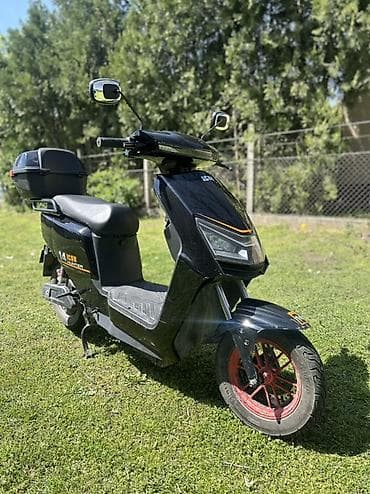 Motorcycles & Scooters: Električni skuter Hunter ICON 14 - Boja: crna, sportski dizajn sa — 2