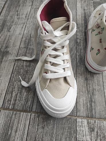 legend velicine: Platnene visoke patike sa motivom trešanja Velicina naznacena 38 ali — 2