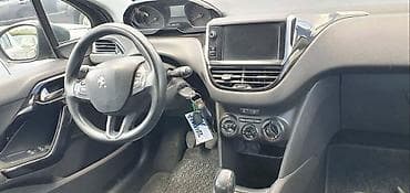 prodaja guma sabac: DELOVI ZA PEUGEOT 208 2015. GOD. | Originalni polovni delovi Citroen — 3