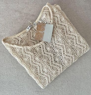 svečane tunike: Čipkasta bluza Stradivarius Veličina M Dužina 48cm Poluobim u — 1