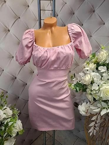 parka s: Ženska mini haljina s puf rukavima i otvorenim leđima na pertlanje — 5