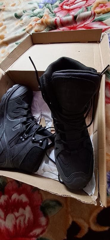 armani muska torbica: Crne taktičke/planinarske čizme, broj 41. - Visoki model sa ojačanim — 2