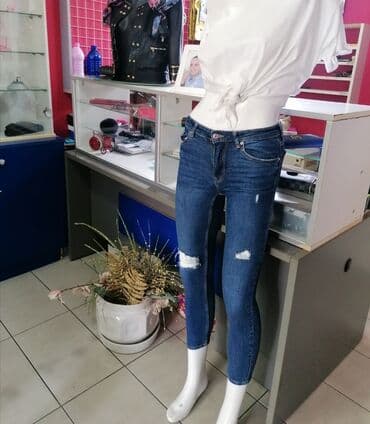 Skirts: Farmerice jednom nošene
Vel 27
BUKVALNO nove — 7